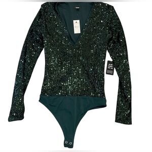 🥳 Green Express women’s NEW Sequin V-Neck Thong Bodysuit
